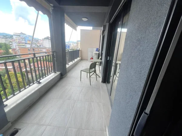 Tirane, jepet me qera apartament 2+1+Ballkon , 120 m² 1.200 € 