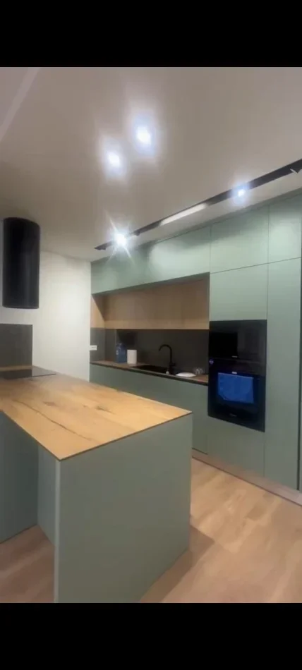 Tirane, jepet me qera apartament 2+1 Kati 3, 125 m² 1.200 € (Rruga e Kavajës)