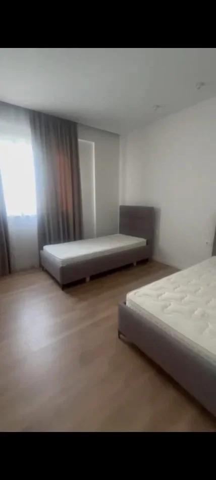 Tirane, jepet me qera apartament 2+1 Kati 3, 125 m² 1.200 € (Rruga e Kavajës)
