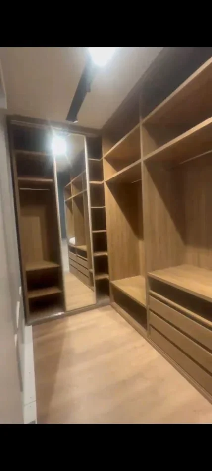 Tirane, jepet me qera apartament 2+1 Kati 3, 125 m² 1.200 € (Rruga e Kavajës)
