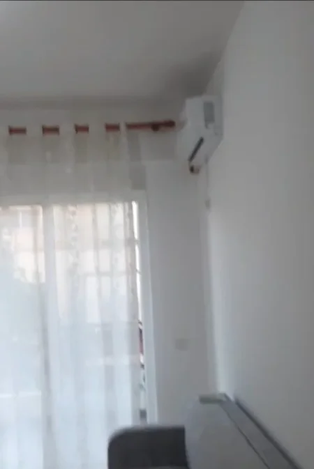 Tirane, jepet me qera apartament 2+1 Kati 3, 70 m² 500 € (Liqeni i Thatë)