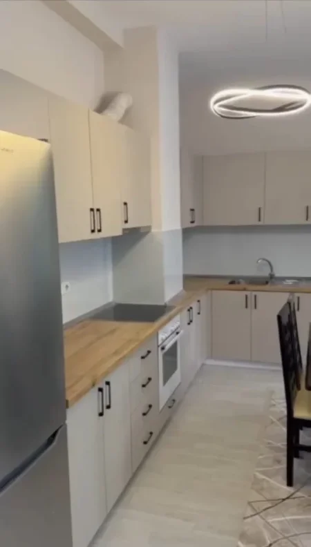 Tirane, jepet me qera apartament 1+1 Kati 4, 75 m² 500 € (Astir)