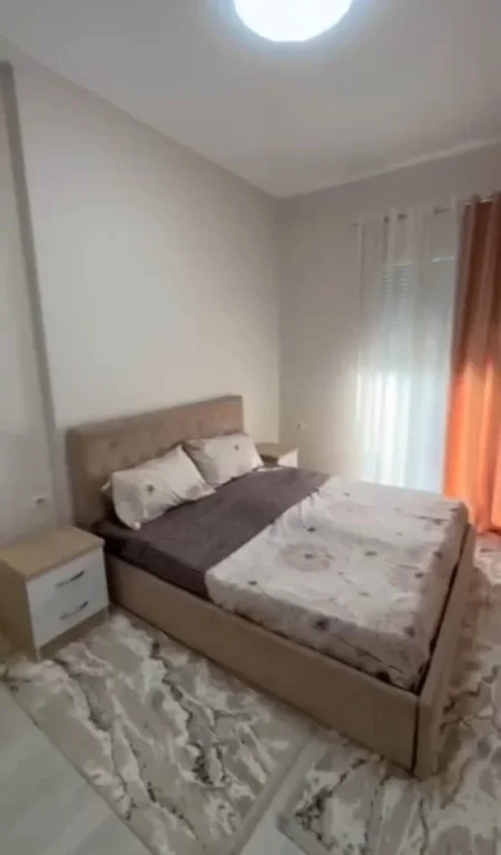 Tirane, jepet me qera apartament 1+1 Kati 4, 75 m² 500 € (Astir)