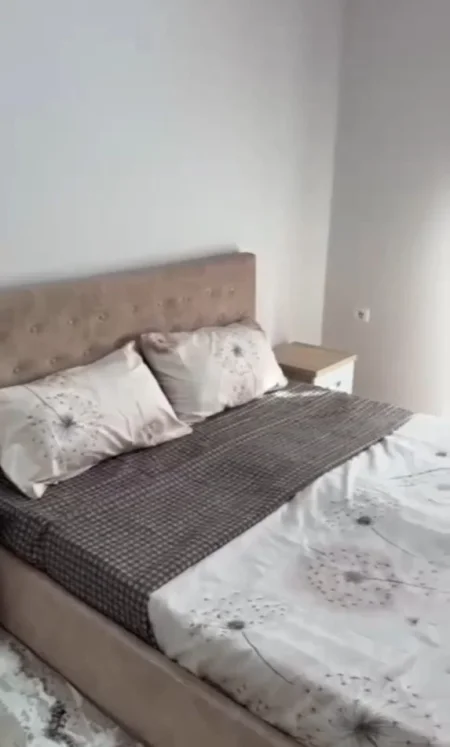 Tirane, jepet me qera apartament 1+1 Kati 4, 75 m² 500 € (Astir)
