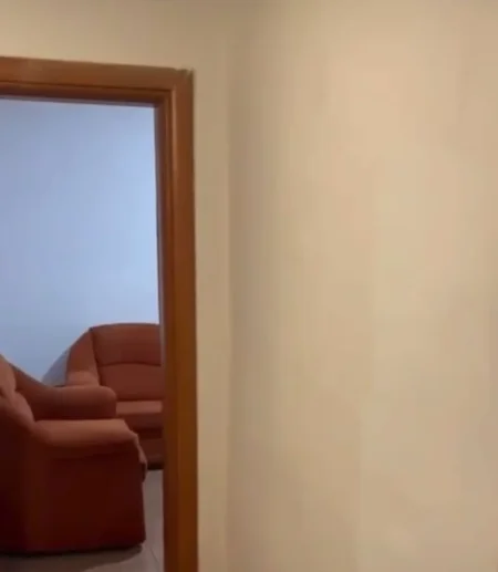 Tirane, jepet me qera apartament 1+1 Kati 3, 50 m² 400 € (Stacioni i Trenit)