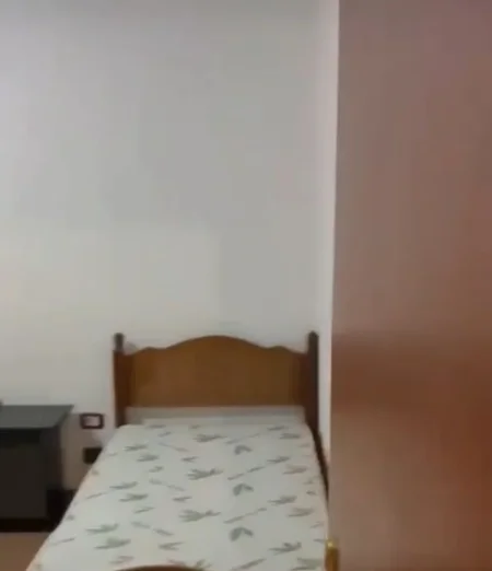 Tirane, jepet me qera apartament 1+1 Kati 3, 50 m² 400 € (Stacioni i Trenit)