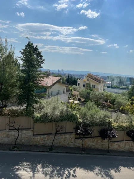 Tirane, shitet apartament 3+1 Kati 1, 577 m² 677.000 € (Rruga Dalip Topi)