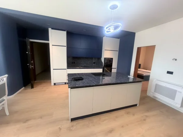 Tirane, jepet me qera apartament 2+1+Ballkon Kati 8, 192 m² 1.100 € 