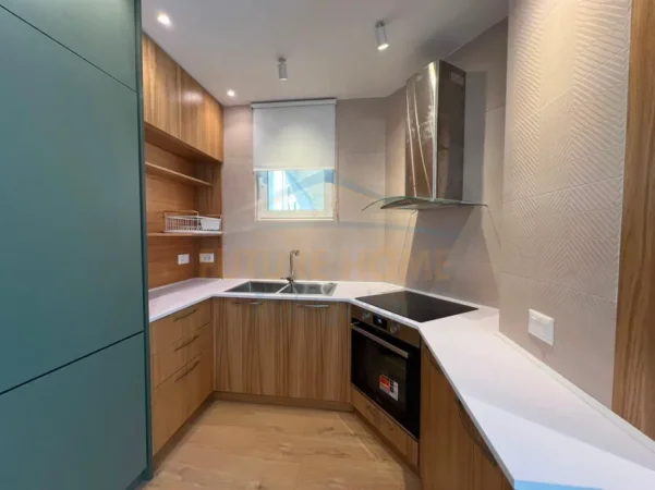 Tirane, jepet me qera apartament 1+1+Ballkon Kati 7, 72 m² 650 € (Shkolla e Baletit)