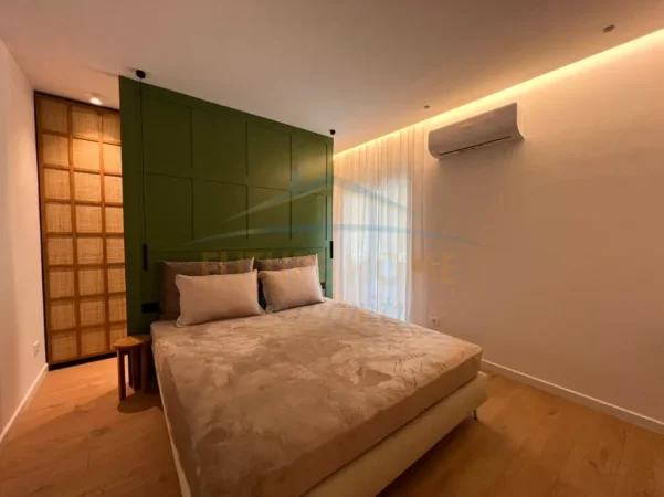 Tirane, jepet me qera apartament 1+1+Ballkon Kati 7, 72 m² 650 € (Shkolla e Baletit)