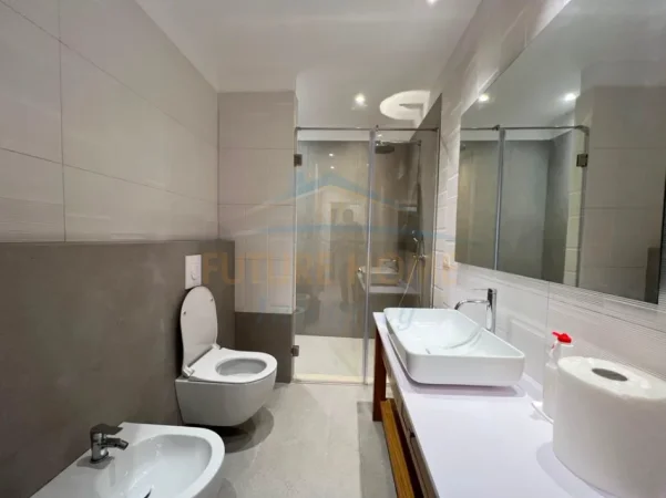 Tirane, jepet me qera apartament 1+1+Ballkon Kati 7, 72 m² 650 € (Shkolla e Baletit)