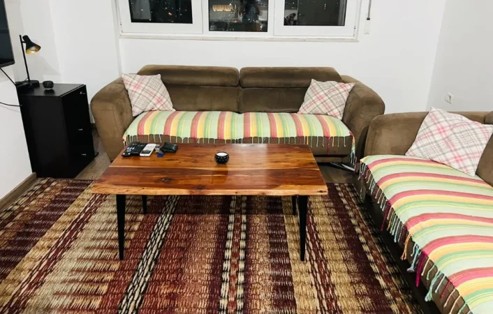 Tirane, jepet me qera apartament 2+1 Kati 12, 100 m² 700 € (Rruga Panorama)
