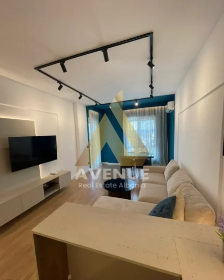 Tirane, jepet me qera apartament 1+1 Kati 2, 70 m² 800 € (Rruga Xhanfize Keko)