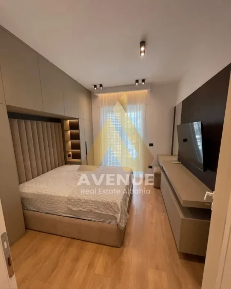 Tirane, jepet me qera apartament 1+1 Kati 2, 70 m² 800 € (Rruga Xhanfize Keko)