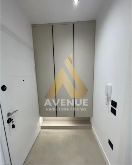 Tirane, jepet me qera apartament 1+1 Kati 2, 70 m² 800 € (Rruga Xhanfize Keko)