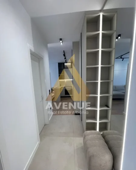 Tirane, jepet me qera apartament 1+1 Kati 2, 70 m² 800 € (Rruga Xhanfize Keko)