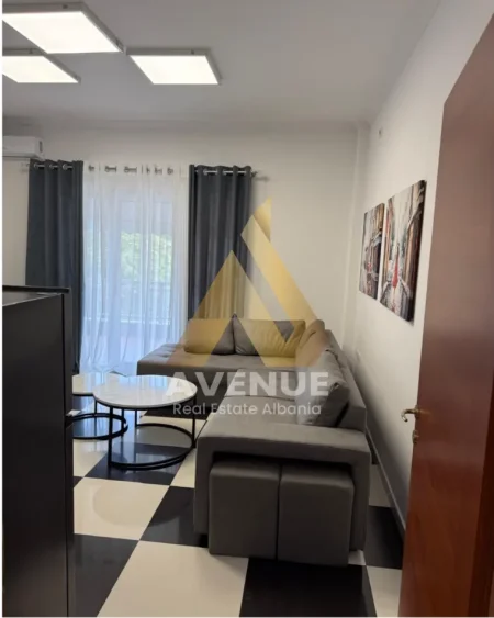 Tirane, jepet me qera apartament 1+1 Kati 1, 70 m² 600 € (Rruga Xhanfize Keko)