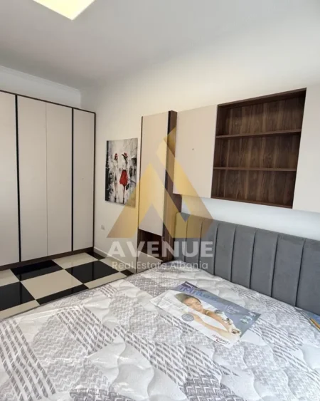 Tirane, jepet me qera apartament 1+1 Kati 1, 70 m² 600 € (Rruga Xhanfize Keko)