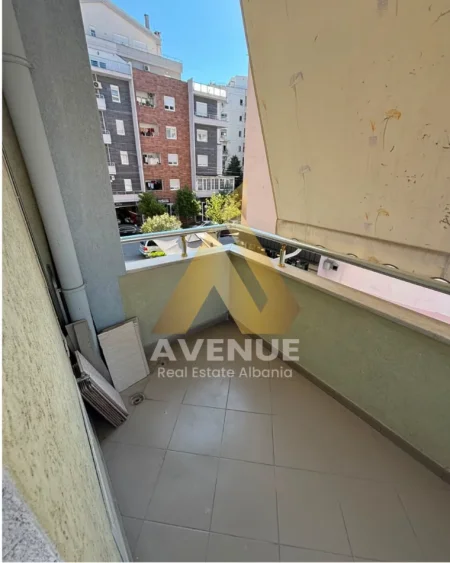 Tirane, shitet apartament 2+1 Kati 2, 88 m² 135.000 € (Rruga e Dajtit)