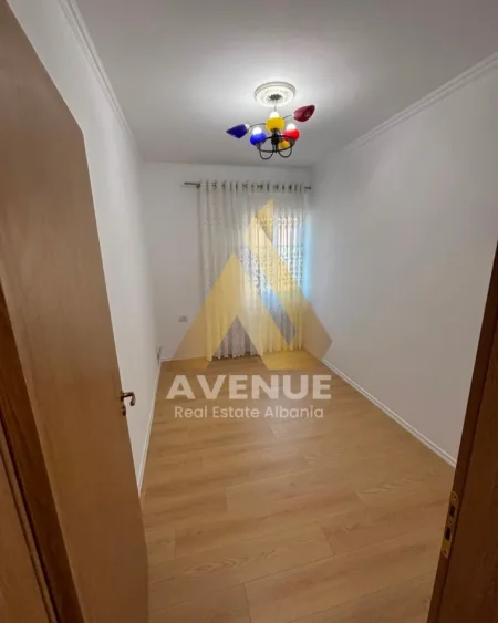 Tirane, shitet apartament 2+1 Kati 2, 88 m² 135.000 € (Rruga e Dajtit)