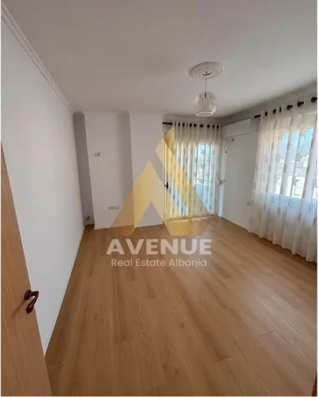 Tirane, shitet apartament 2+1 Kati 2, 88 m² 135.000 € (Rruga e Dajtit)