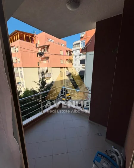 Tirane, shitet apartament 2+1 Kati 2, 88 m² 135.000 € (Rruga e Dajtit)