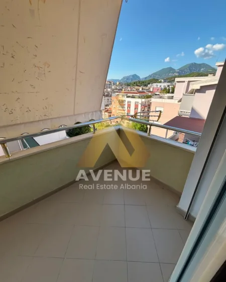 Tirane, shitet apartament 2+1 Kati 2, 88 m² 135.000 € (Rruga e Dajtit)