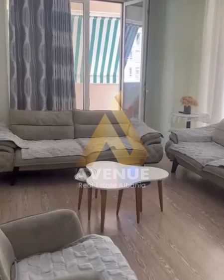 Tirane, shitet apartament 3+1 Kati 3, 181 m² 397.000 € (Rruga Frosina Plaku)