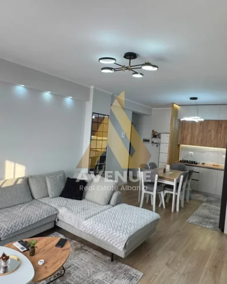 Tirane, shitet apartament 2+1 Kati 6, 82 m² 110.000 € (Bulevardi Blu)