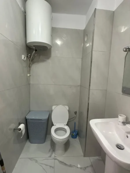 Tirane, jepet me qera apartament 2+1+Ballkon Kati 6, 70 m² 70.000 € (Rruga e Kavajes)