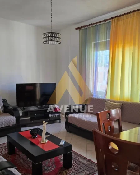 Tirane, jepet me qera Vile 2+1 Kati 3, 650 € (Rruga Siri Kodra)