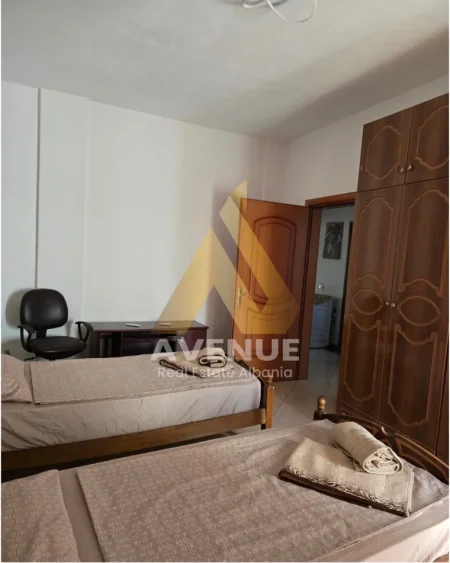 Tirane, jepet me qera Vile 2+1 Kati 3, 650 € (Rruga Siri Kodra)