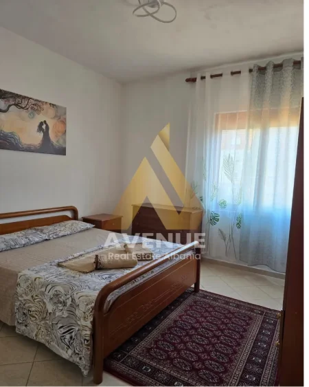 Tirane, jepet me qera Vile 2+1 Kati 3, 650 € (Rruga Siri Kodra)