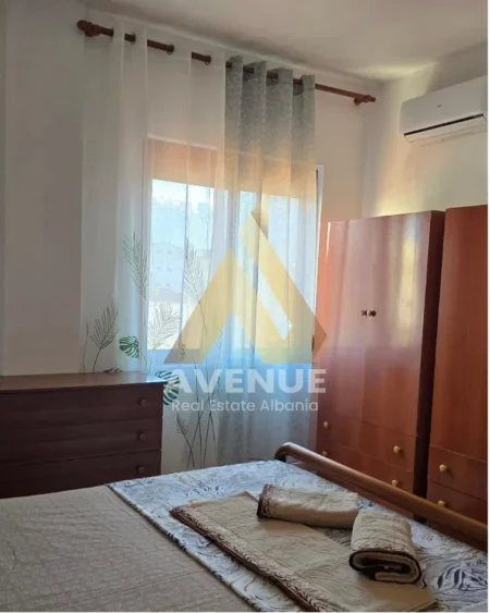 Tirane, jepet me qera Vile 2+1 Kati 3, 650 € (Rruga Siri Kodra)