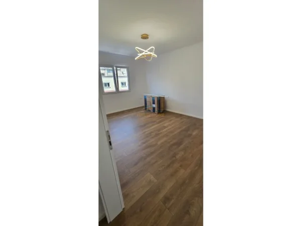 Tirane, shitet apartament 1+1 Kati 3, 59 m² 140.000 € (Rruga e Kavajes)