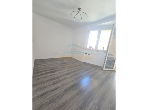 Tirane, shitet apartament 2+1+Aneks+Ballkon Kati 6, 90 m² 179.000 € (FUSHA AVIACIONIT)