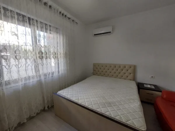 Tirane, jepet me qera apartament 2+1 Kati 1, 80 m² 450 € (Spitali Amerikan 2)