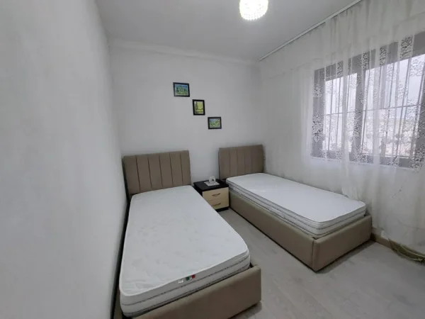Tirane, jepet me qera apartament 2+1 Kati 1, 80 m² 450 € (Spitali Amerikan 2)