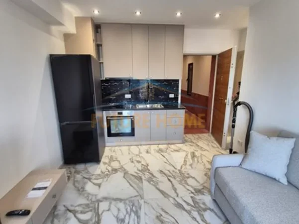 Tirane, jepet me qera apartament 1+1 Kati 7, 56 m² 80.000 € (Qender)