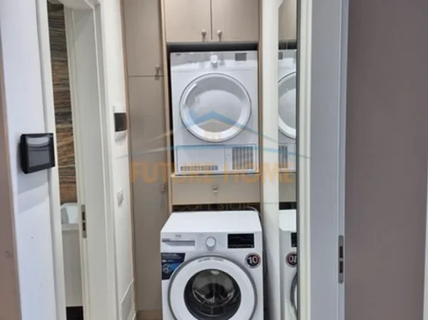 Tirane, jepet me qera apartament 1+1 Kati 7, 56 m² 80.000 € (Qender)