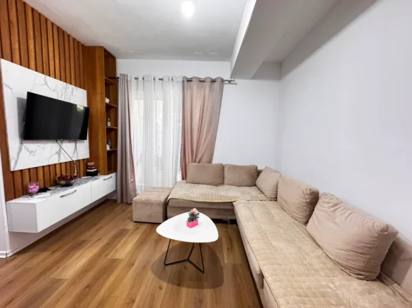 Tirane, shitet apartament 2+1+Aneks+Ballkon Kati 1, 119.000 € (Rruga Ali demi)