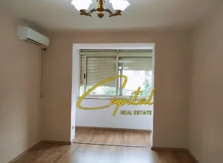 Tirane, jepet me qera zyre Kati 2, 50 m² 550 € (21 DHJETORI)