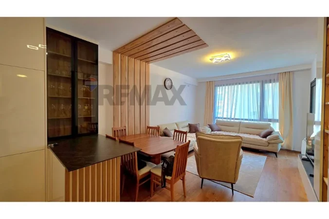 Vlore - Lungomare, jepet me qera apartament 2+1+Ballkon Kati 3, 94 m² 700 € (Rruga Murat Terbaci, Vlore)