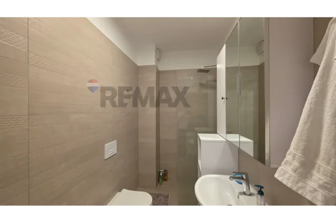Vlore - Lungomare, jepet me qera apartament 2+1+Ballkon Kati 3, 94 m² 700 € (Rruga Murat Terbaci, Vlore)
