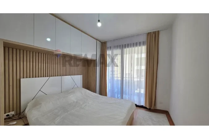 Vlore - Lungomare, jepet me qera apartament 2+1+Ballkon Kati 3, 94 m² 700 € (Rruga Murat Terbaci, Vlore)