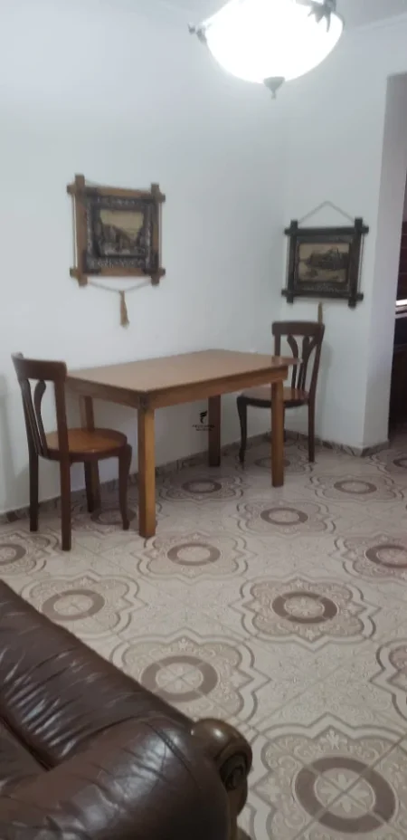 Tirane, jepet me qera apartament 2+1 Kati 1, 70 m² 500 € (ISH TREGU ELEKTRIK)