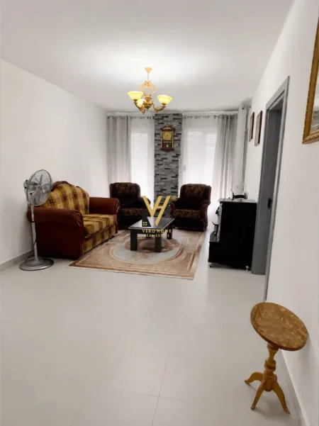 Tirane, jepet me qera apartament 2+1+Ballkon Kati 5, 100 m² 620 € (5 MAJI)
