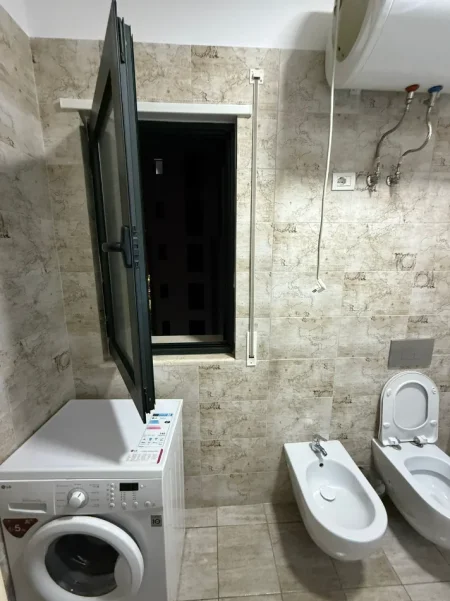 Tirane, jepet me qera apartament 1+1+Ballkon Kati 3, 70 m² 500 € (Astir Green City Rruga Nexho Konomi)