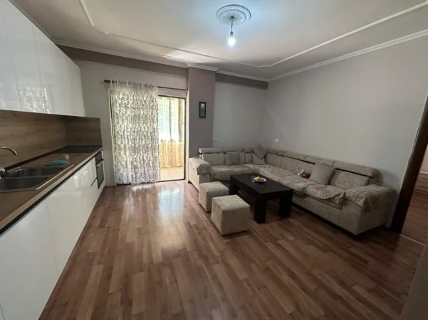 Tirane, jepet me qera apartament 2+1+Ballkon Kati 2, 100 m² 600 € (Don Bosko)