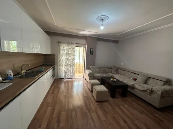Tirane, jepet me qera apartament 2+1+Ballkon Kati 2, 100 m² 600 € (Don Bosko)
